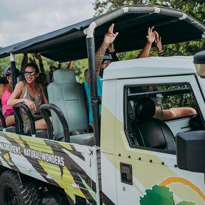 Aruba Signature Jeep Tour: Natural Pool and Baby Beach