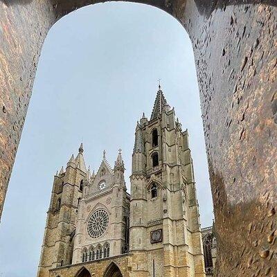 Guided tour of the Cathedral of León