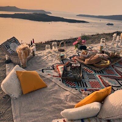 Private Santorini Sunset Picnic Experience