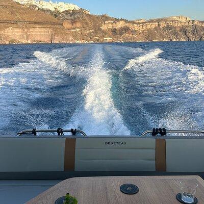 Private Caldera Cruise with Motor Yacht in Santorini