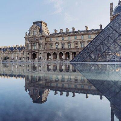 Louvre Museum Masterpieces Guided Tour with Reserved Access