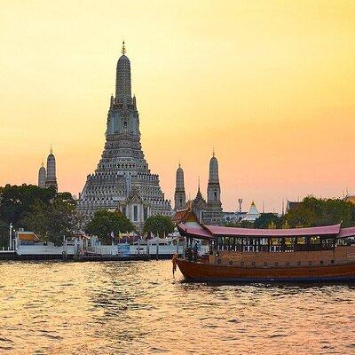 Manohra Luxurious Cruise in Bangkok