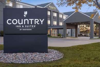 Country Inn & Suites by Radisson Brookings