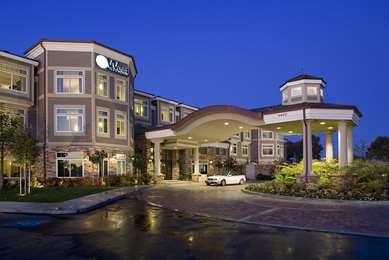 West Inn & Suites