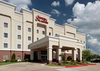 Hampton Inn & Suites