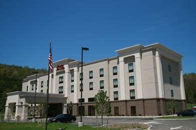 Hampton Inn & Suites Warren