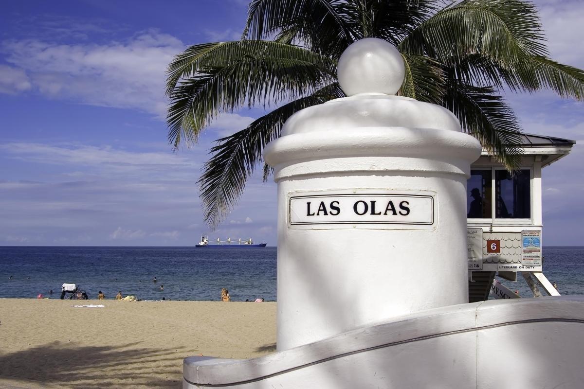 Las Olas Beach