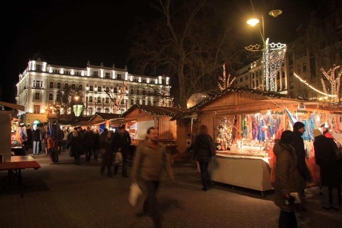 Vörösmarty Square (Vörösmarty Tér)