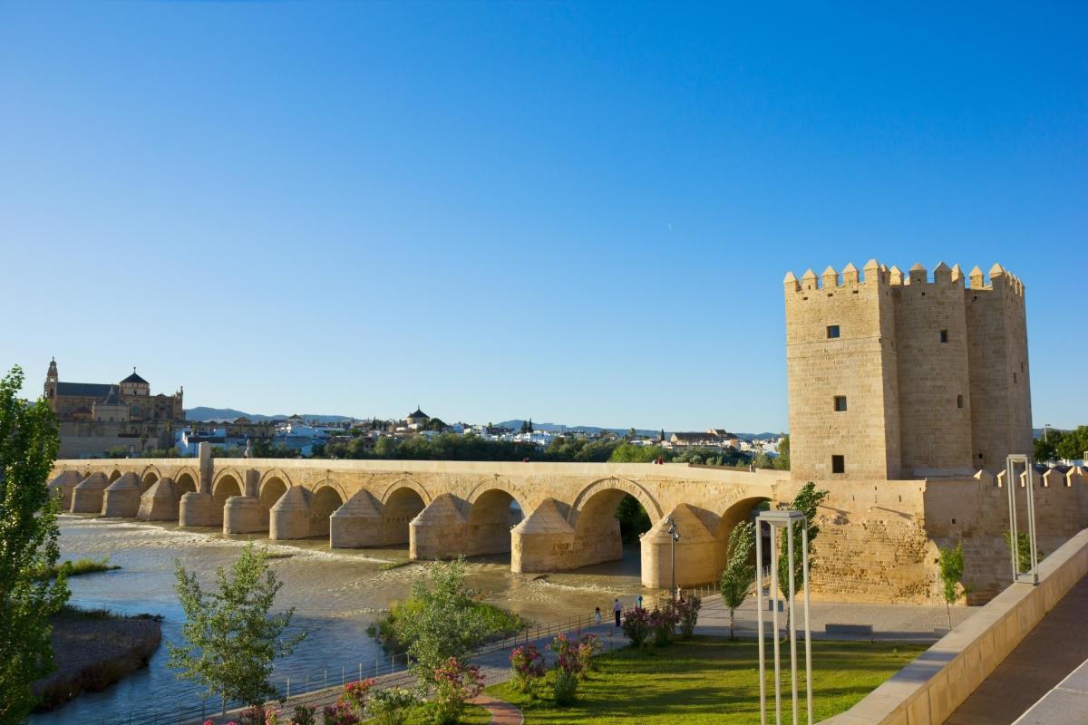 Roman Bridge (Puente Romano)