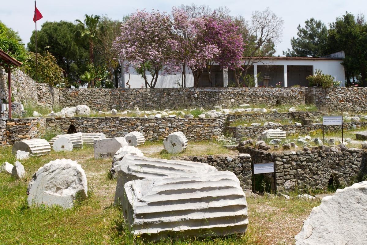 Mausoleum at Halicarnassus (Tomb of Mausolus)