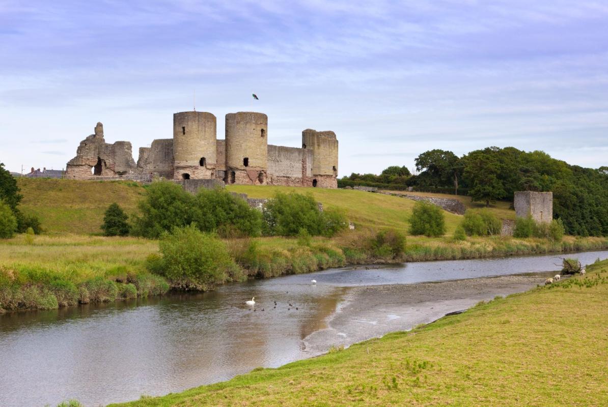 Rhuddlan Castle (Castell Rhuddlan)