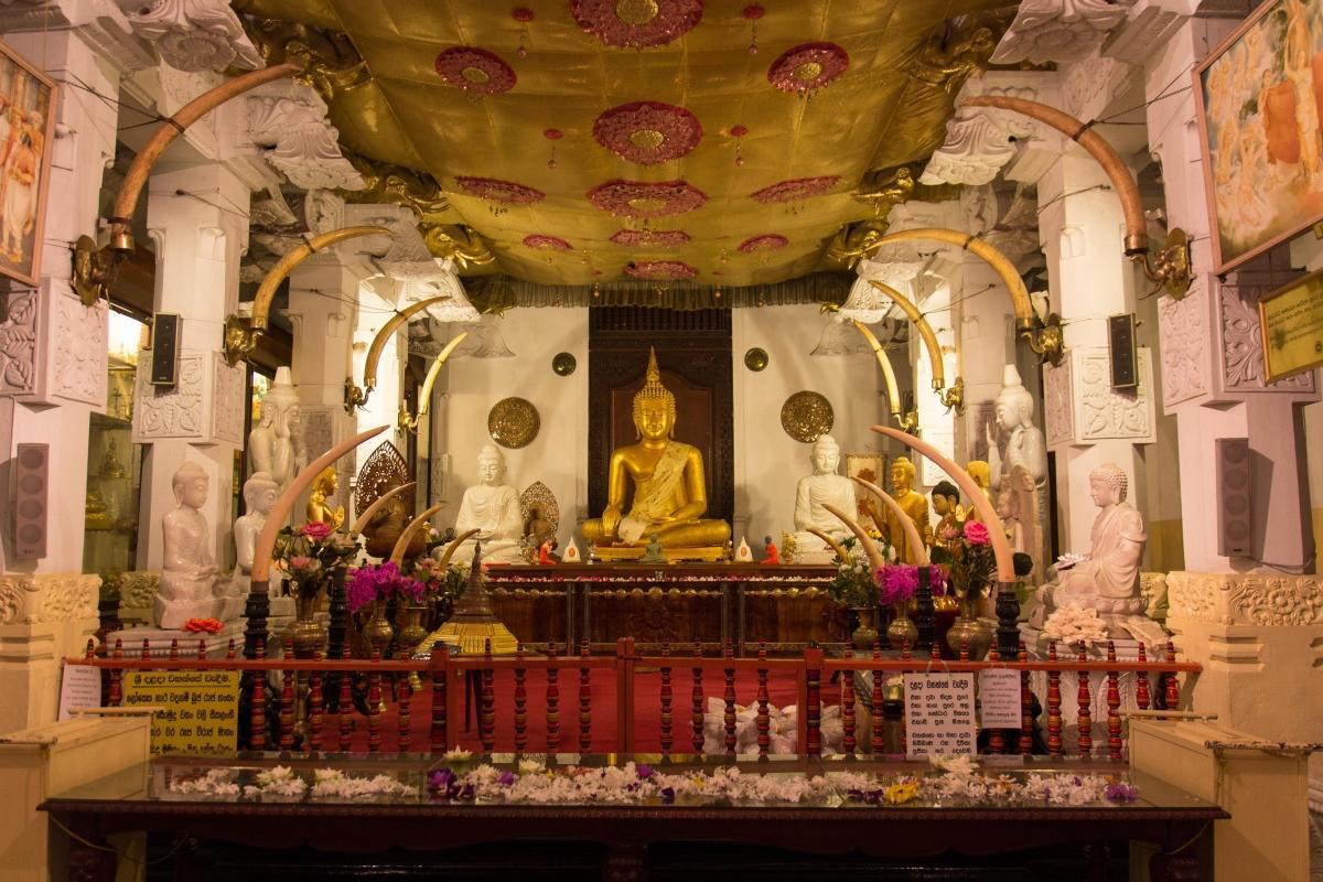 Temple of the Sacred Tooth Relic (Sri Dalada Maligawa)