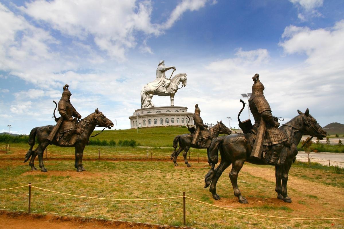 Genghis Khan Statue Complex (Chinggis Khaan Statue Complex)