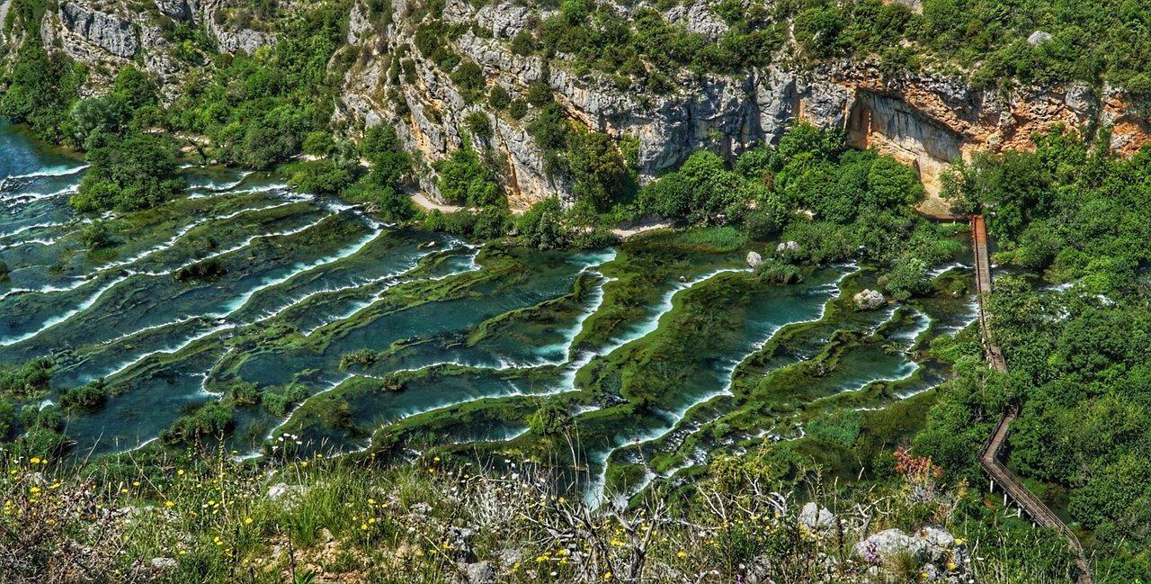 Roski Waterfall (Roski Slap)