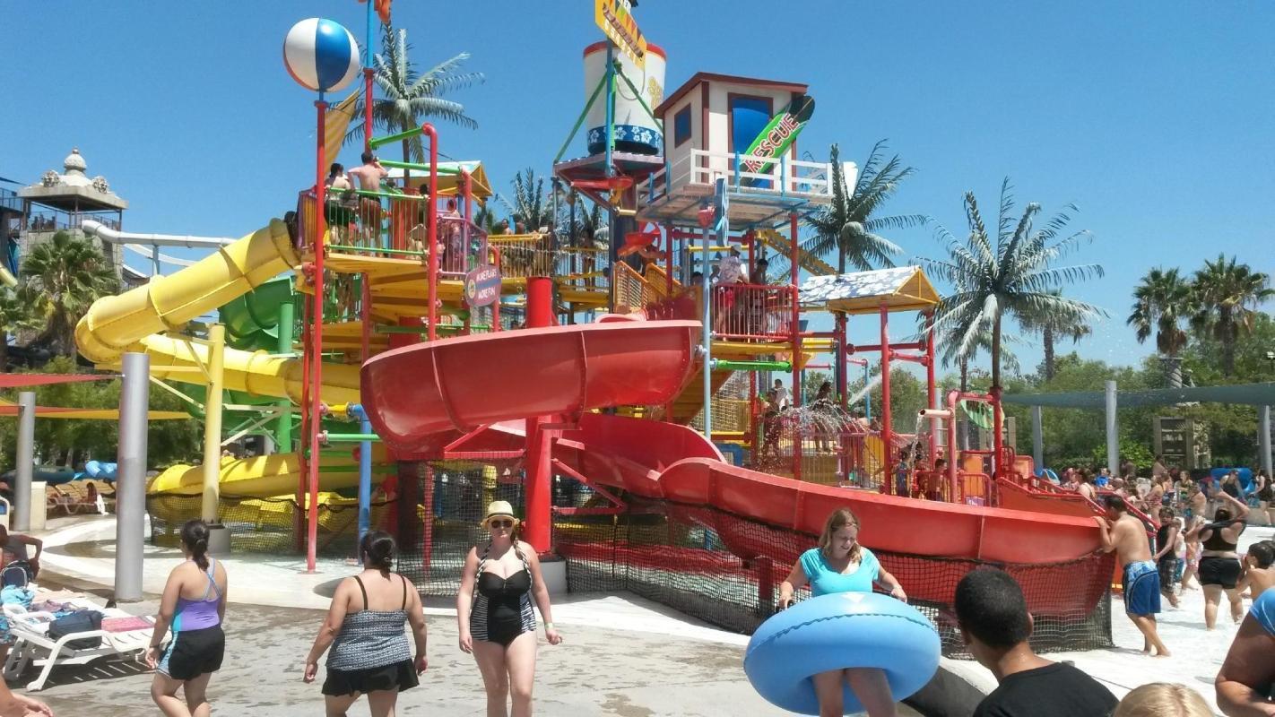 Six Flags Hurricane Harbor Los Angeles