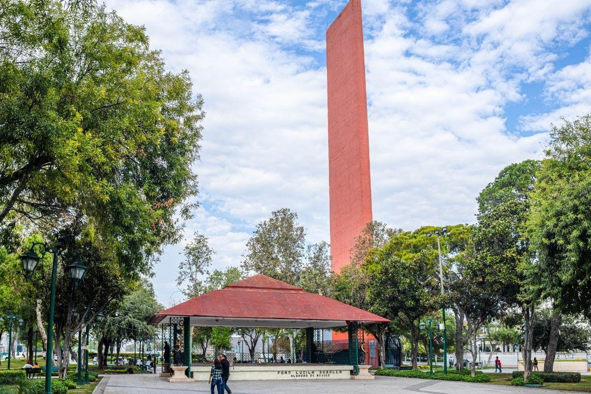 Macroplaza (La Gran Plaza)