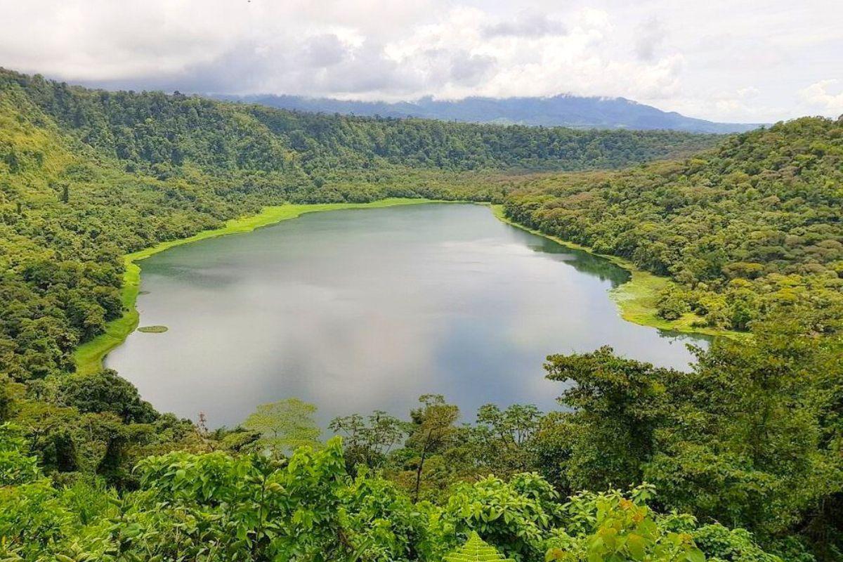 Lake Hule (Lago de Hule)