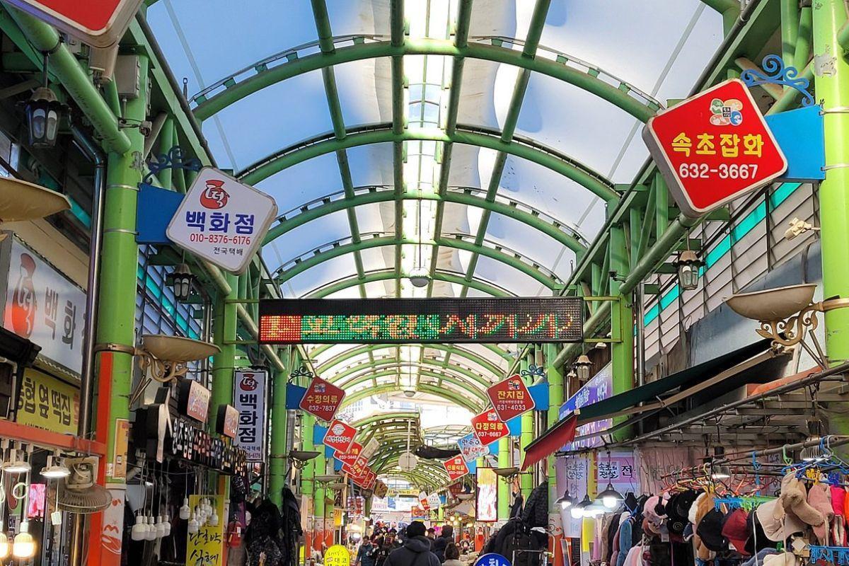 Sokcho Tourist & Fishery Market