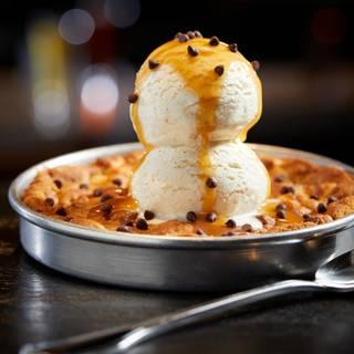 BJ's Restaurant & Brewhouse - Bakersfield