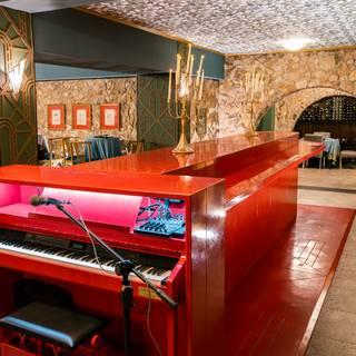 Piano Bar