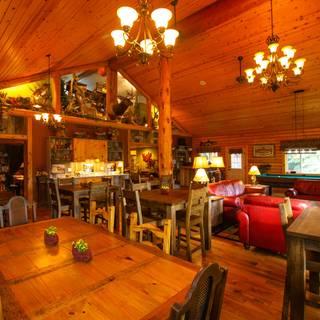 River Retreat Lodge - Gilded Trumpeter Boutique Dining