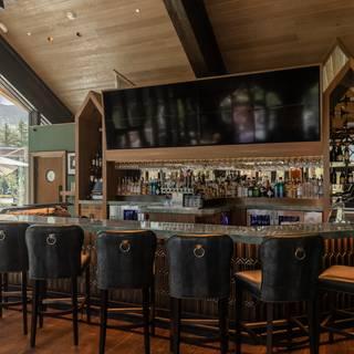 Brooks' Bar & Deck at Edgewood Tahoe