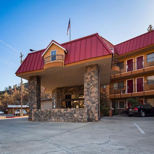 Best Western Plus Yosemite Way Station Motel