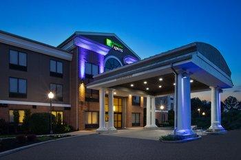 Holiday Inn Express Hotel & Suites Kent - University Area