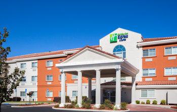 Holiday Inn Express & Suites-Lake Oroville