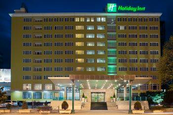 Holiday Inn Express Hotel & Suites