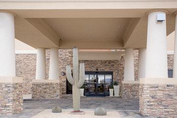 Holiday Inn Express & Suites