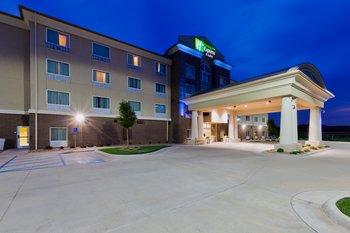 Holiday Inn Express & Suites