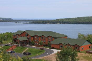 Holiday Inn Express Munising-Lakeview