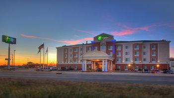 Holiday Inn Exp Stes  Elk City