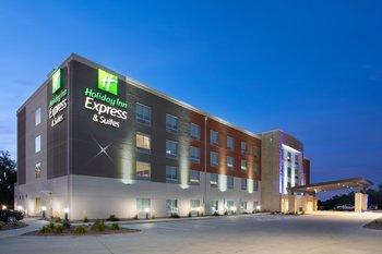 Holiday Inn Express & Suites Sterling