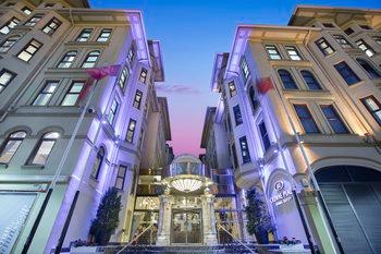 Crowne Plaza Old City