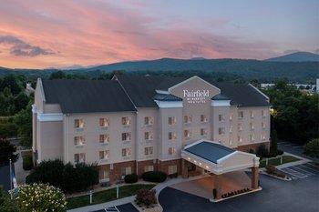 Fairfield Inn & Suites by Marriott Roanoke Hollins/I 81